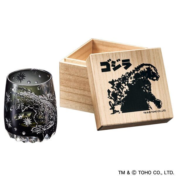 漆黒の硝子に刻まれた、『ゴジラ』（1954）の世界。＜ゴジラ  70周年記念  江戸切子グラス＞新発売！
