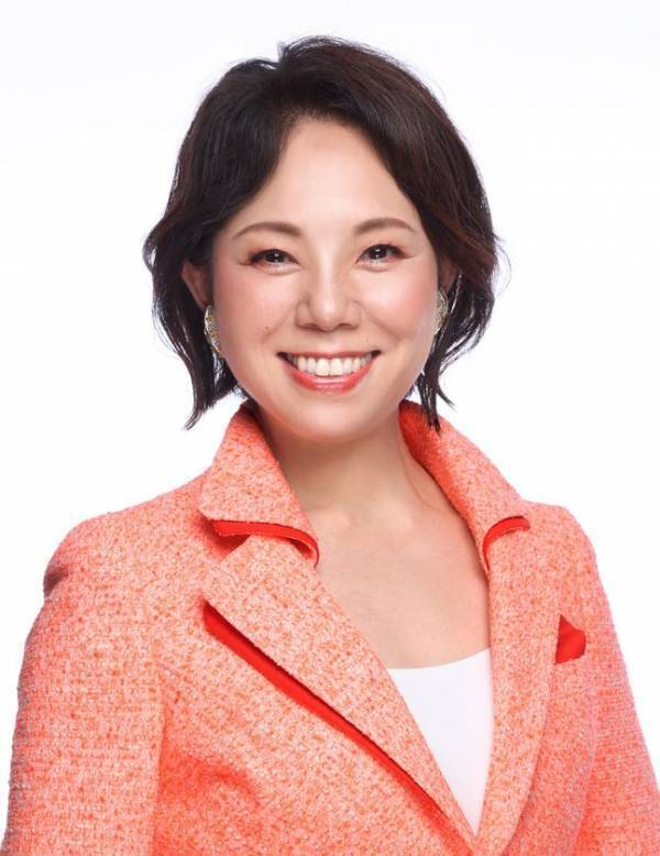 敬老の日に先駆け、AIを活用した日本初の「オンラインカラー診断」ボランティアを福岡久留米市の介護施設で実施