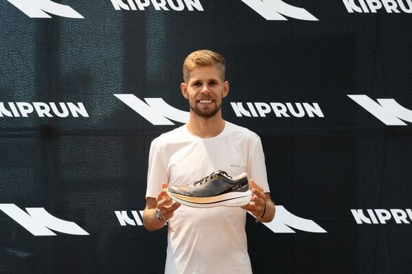 10,000メートル優勝！フランス代表 ジミー・グレシエ　KIPRUN特別イベントで日本のランナーと深く交流