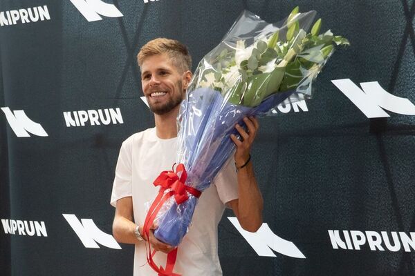 10,000メートル優勝！フランス代表 ジミー・グレシエ　KIPRUN特別イベントで日本のランナーと深く交流