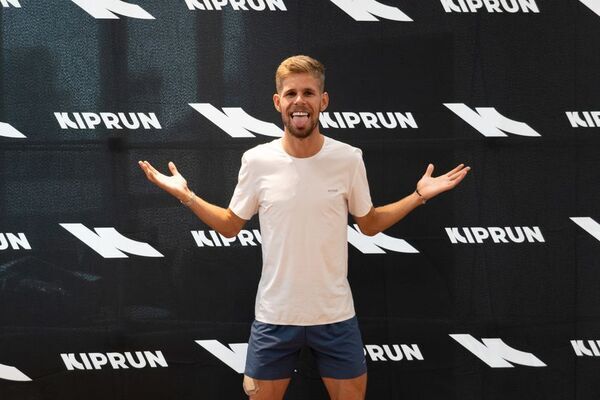 10,000メートル優勝！フランス代表 ジミー・グレシエ　KIPRUN特別イベントで日本のランナーと深く交流