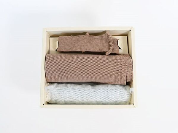 赤ちゃんの眠りを守る「おひなまき(R)」に新色登場　「草木染おひなまきBOX」9月19日(金)発売