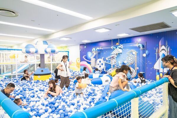 『キッズランドUS 愛知豊川店』親子で夢中になる室内遊園地　プリオ豊川地下1階に9/12(金)グランドオープン！