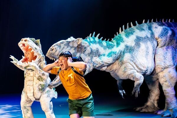 全国およそ80都市にて通算30万人以上を動員した大人気ステージ『恐竜ラボ！』待望の新作が11月より全国で開催！