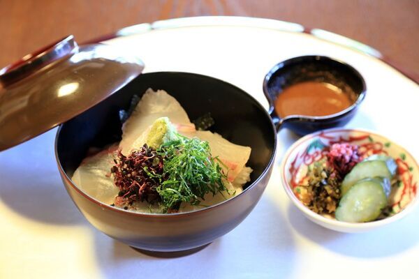 美観地区にある江戸時代の商家建築「料理旅館鶴形」開業55周年記念の特別宿泊プランを10月1日より販売開始