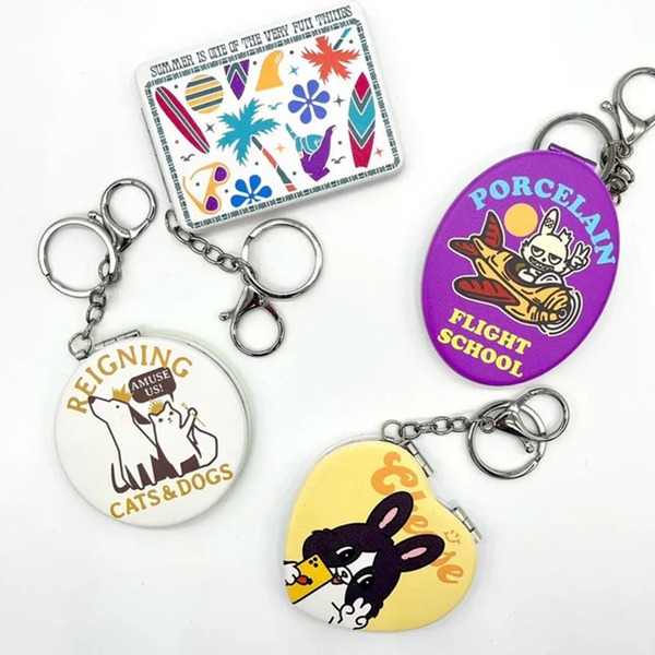 外出先で便利！オリジナル印刷対応「コンパクトミラーキーホルダー」を発売