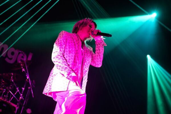 ヴォーカリストTETSUYA、ベーシストtetsuyaを同時に魅せた2025年10月3日開催の誕生日ライヴレポートが到着！