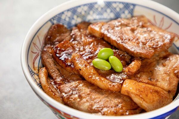 氷室熟成の「十勝豚丼イオン帯広店」が2025年9月12日(金)にリニューアルオープンに伴い新メニューの販売をスタート！