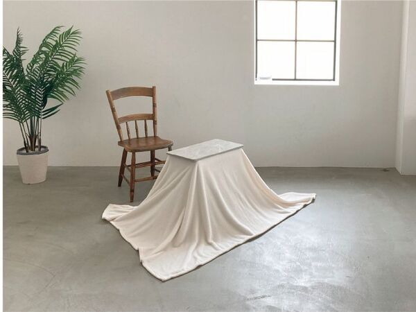 ワンルームの救世主！おひとり様サイズで収納に困らない　ちいさなこたつ「ラテ」に新色ホワイトマーブルが登場！10月中旬に発売