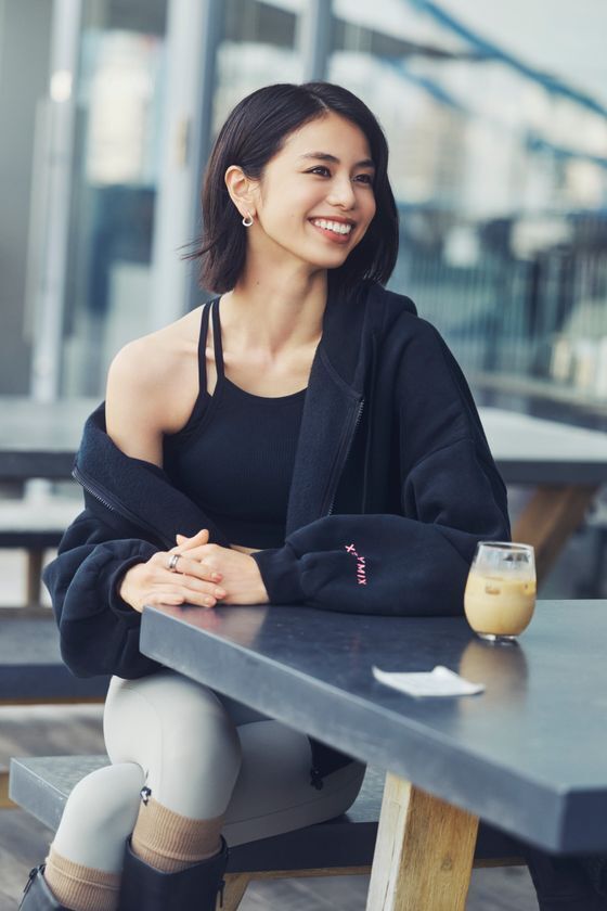 佐藤晴美さんとXEXYMIXが贈る「今日も、いい感じ。」あなただけのパーフェクトな瞬間を描く新キャンペーン