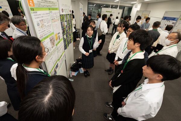 第20回高校化学グランドコンテスト最終選考会を10月25日(土)、26日(日)に開催　過去最高の国内外から115チームが参加　上位入賞チームを海外に派遣