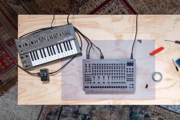 伝説的な「TR-808」「TR-909」サウンドを継承するアナログ音源搭載　リズムマシンのフラッグシップ・モデル『TR-1000』を発売