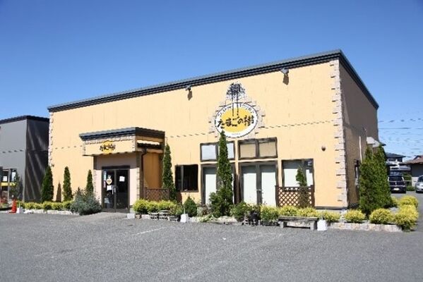 メガ盛りシリーズ第3弾！シャインマスカットをまるごとふんだんに使用した「メガ盛りコッコちゃんパフェ～オータムVer～」を発売