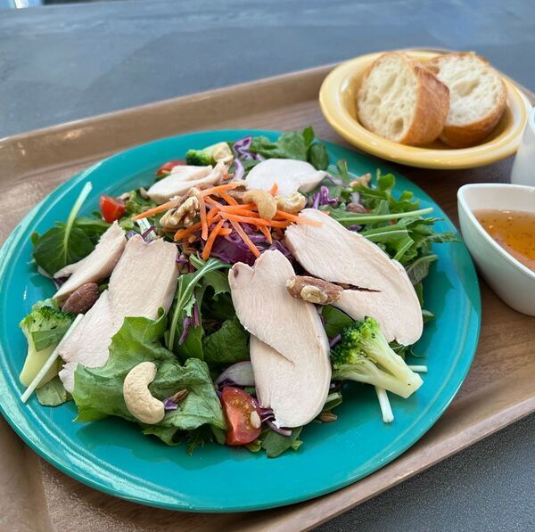 日本体育大学の学食「KARAKUSA CAFE」で秋限定のMCTオイルを使った脂肪燃焼メニューがスタート！