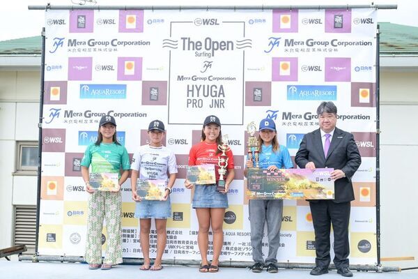 宮崎県で行われたWSL公認大会「The Open Surfing Miyazaki Series」　QS2000宮崎プロは小林桂と川瀬心那が優勝　日向プロジュニアは佐藤利希、松山黎音が制覇