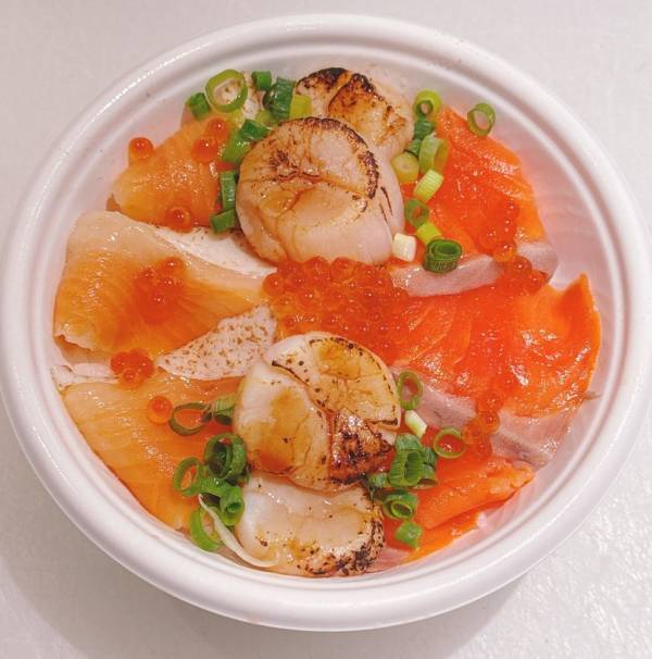 ＼これでもか！サーモンづくしのサーモン・銀鮭まつり！／駿河湾沼津サービスエリア下り線「おさかな丼屋 とと丸」で秋の“サーモン・銀鮭”メニューを11/30(日)まで限定販売！