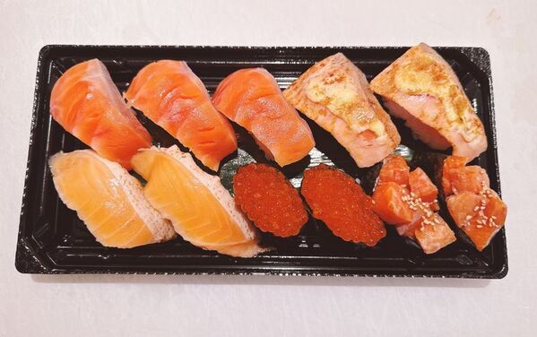 ＼これでもか！サーモンづくしのサーモン・銀鮭まつり！／駿河湾沼津サービスエリア下り線「おさかな丼屋 とと丸」で秋の“サーモン・銀鮭”メニューを11/30(日)まで限定販売！