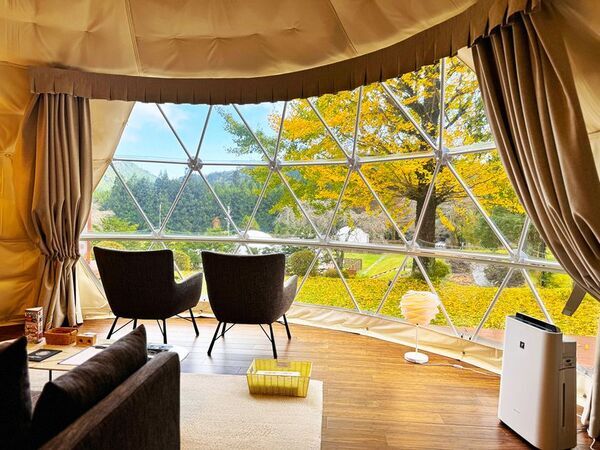 秋の日光を満喫！紅葉とハロウィン装飾を楽しむグランピング　「ブリリアントヴィレッジ日光」秋の紅葉プラン販売開始！