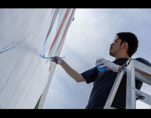 長野・軽井沢の古民家再生の現場でプロアーティストのライブペインティングを開催