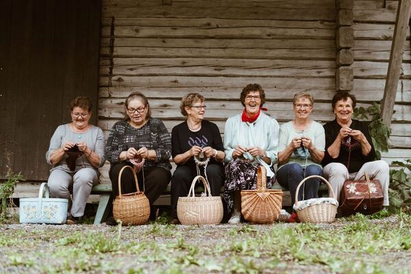 日欧をつなぐオンライン交流イベント「ニッティングFika会」開催＆編み物キット新発売！北欧のぬくもりを自宅で。