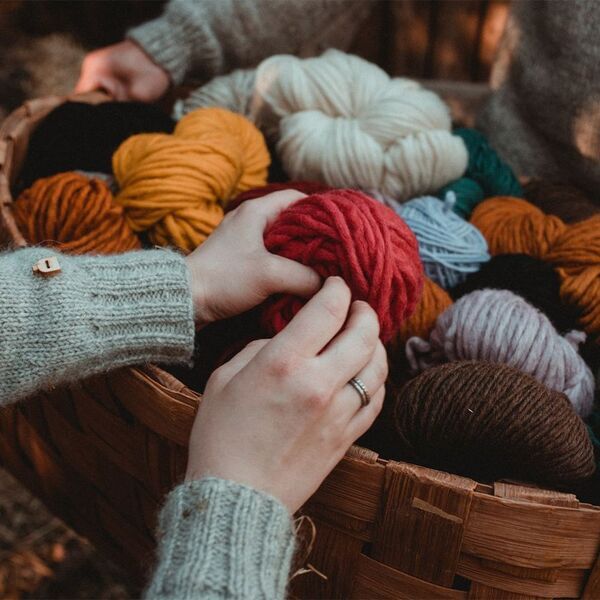 日欧をつなぐオンライン交流イベント「ニッティングFika会」開催＆編み物キット新発売！北欧のぬくもりを自宅で。