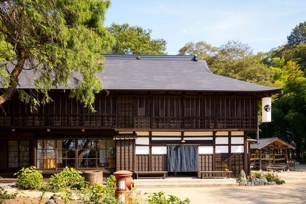 水原希子とローラが手がけるAirbnbの「Akiya Design Project」予約開始　この秋、元空き家の古民家で特別な宿泊体験を