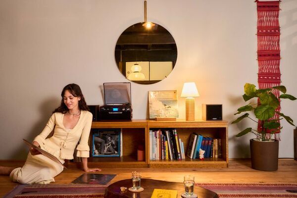 水原希子とローラが手がけるAirbnbの「Akiya Design Project」予約開始　この秋、元空き家の古民家で特別な宿泊体験を