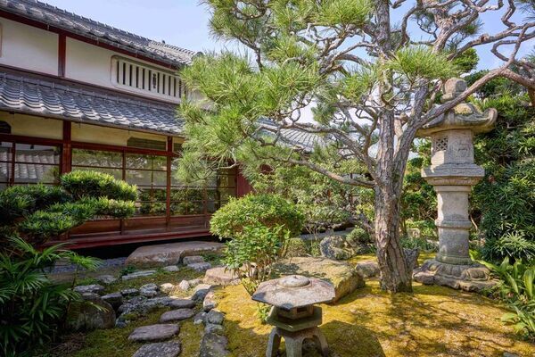 水原希子とローラが手がけるAirbnbの「Akiya Design Project」予約開始　この秋、元空き家の古民家で特別な宿泊体験を