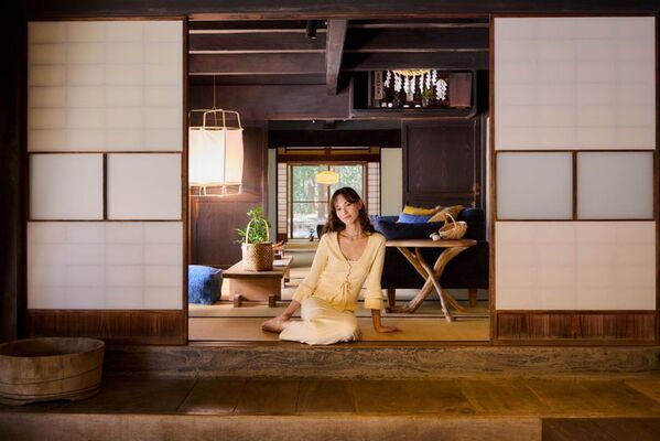 水原希子とローラが手がけるAirbnbの「Akiya Design Project」予約開始　この秋、元空き家の古民家で特別な宿泊体験を