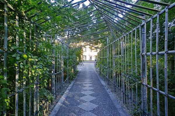 文芸と学問の神が見守る梨木神社に言葉の才能が集う― ことなり京都「第二回 京都やおよろず文学賞」授賞式開催