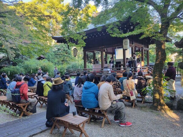 文芸と学問の神が見守る梨木神社に言葉の才能が集う― ことなり京都「第二回 京都やおよろず文学賞」授賞式開催