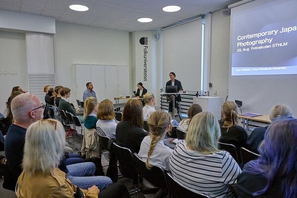 東京工芸大学の学生とスウェーデンの学生よる共同写真展を開催―スウェーデン大使館が後援―