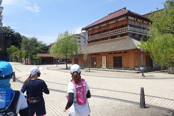 総湯を囲む街並みが、そのまま「ゆ」の字に。ひらがな発祥の地・山代温泉でGPSアートラン開催