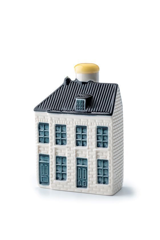 KLMオランダ航空　創業106年記念　106番目の「ミニチュア　デルフトブルーハウス」を公開