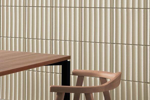 紙再生材を100％使用したサステナブルな吸音パネル「REBORN PULP吸音パネル」が2025年度グッドデザイン賞を受賞　2025年10月15日(水)より先行予約開始