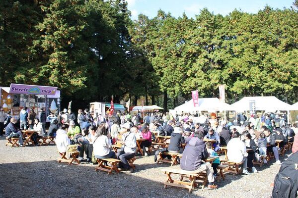 秋の嵐山渓谷の魅力を味わう『嵐山渓谷紅葉まつり』イベントDayを嵐山渓谷バーベキュー場で11月29日、30日に開催