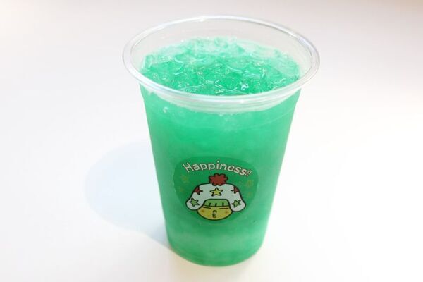 ベビースターラーメンのテーマパーク「おやつタウン」クリスマスイベントを11/1より開催　特別装飾やキャラクターショー、限定メニューが登場