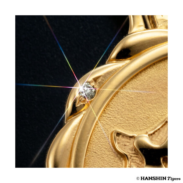 阪神タイガースのセ・リーグ優勝を祝し、ダイヤモンドが7石きらめく記念ジュエリーが登場！