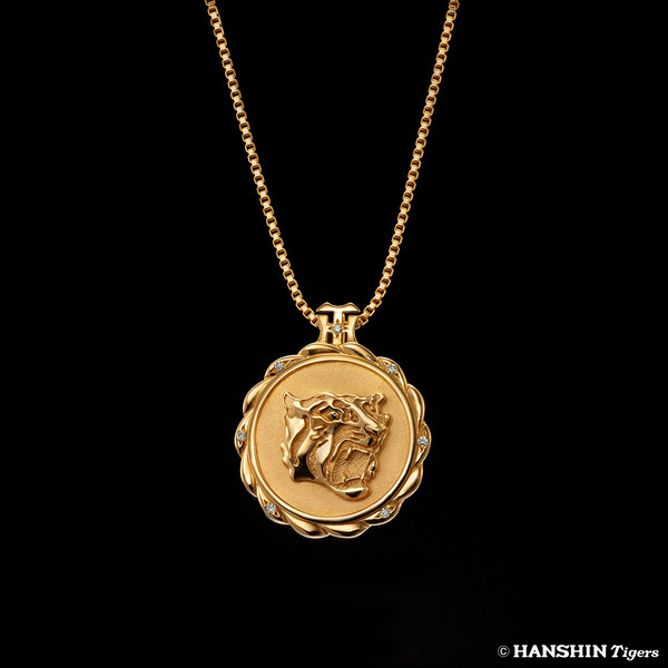 阪神タイガースのセ・リーグ優勝を祝し、ダイヤモンドが7石きらめく記念ジュエリーが登場！