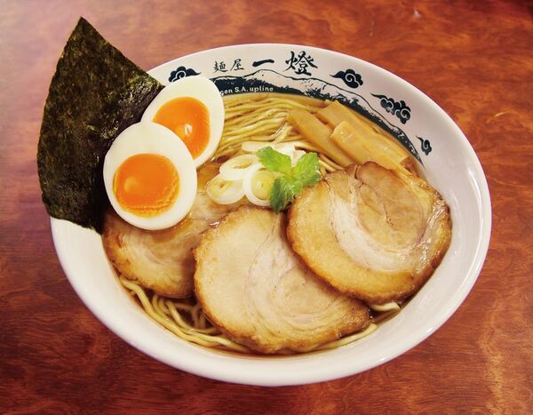 オリジナルラーメン「麺屋一燈 芳醇醤油らぁ麺　3食入」が那須高原SA上り線にて10月22日(水)発売！