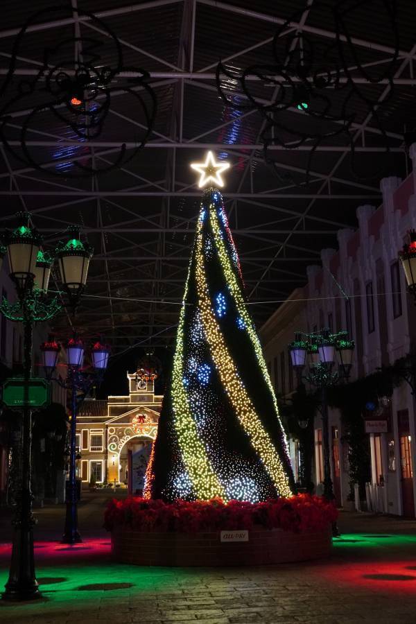 【志摩スペイン村】「スパークリング・クリスマス」の開催 11月22日（土）～12月25日（木）
