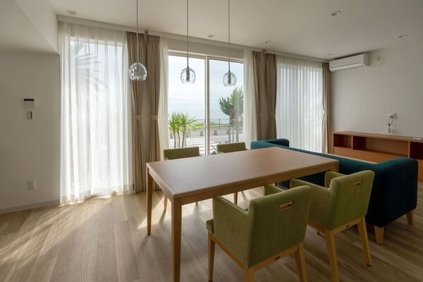 千葉県勝浦市、“部原海岸”目の前のコンテナホテル「HOTEL R9 The Yard 勝浦」が2025年11月10日(月)開業予定！