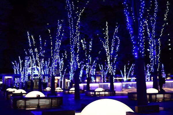 『けやきひろばイルミネーション 2025-26』「原信夫とシャープス＆フラッツ」点灯セレモニー11/1開催