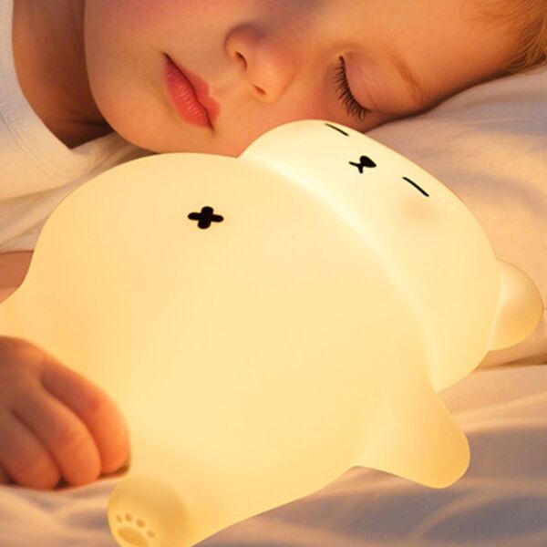 思わずほっこり、見ているだけで幸せ気分になるルームライト発売！「ぐっすりクマさん」と「Delete(デリート)ライトちゃん」