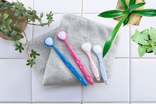 在宅介護における「口腔ケア」見直してみませんか？舌ブラシのシキエンが在宅介護従事者722名にアンケート実施！