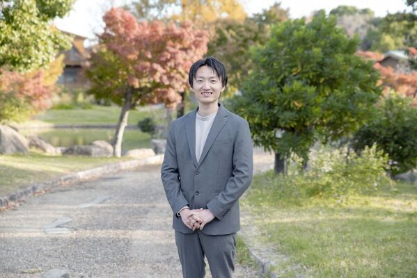 読書量低下を食い止め、生産性向上を目指す。フリーランスメンバー8割のつむぎ株式会社が、雇用条件問わず使える書籍購入補助制度を施行