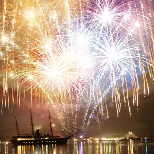 福良湾に響く轟音！花火を“体感”する、一夜限りの特等席　「フクラリエ花火クルーズ」11月16日開催