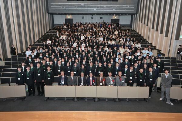 第20回高校化学グランドコンテスト、「文部科学大臣賞」は東京都立日比谷高等学校が受賞