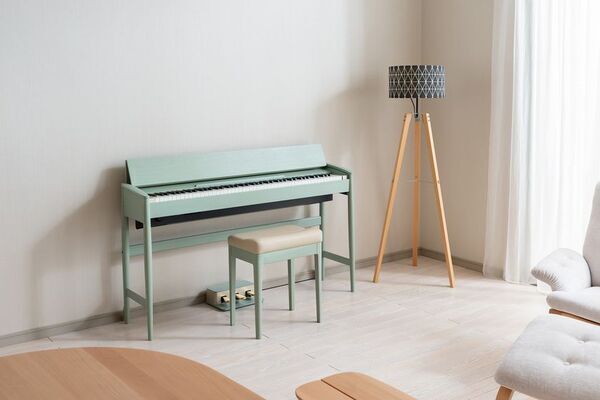 暮らしに溶け込む、ローランド×カリモク家具の新作。天然木を活かした家具仕上げのデジタルピアノを発売
