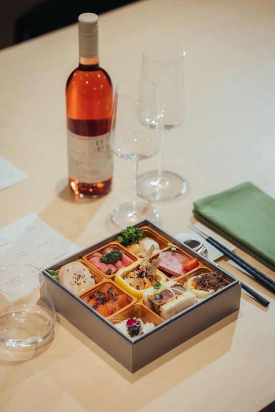 凛とした富士と、煌めく冬花火　河口湖唯一の屋形船レストランが贈る、期間限定「冬花火特別プラン」予約開始！